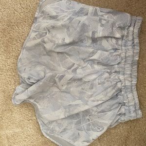 LULULEMON RARE Hotty Hot Short II *Long 4"